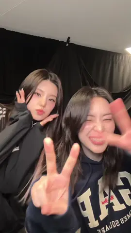 눈이 부시게 아름다운 오늘✨ Glow like #BigOcean 🌊 #ITZY #MIDZY #YEJI #예지 #RYUJIN #류진 #빛 #Glow #빛챌린지 #GlowChallenge #빅오션 @🌊Big Ocean🌊 