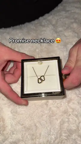 So in love with the white forever rose with our double heart engraved necklace 😍 #pandora #pandorajewelry #disney #promisering #couples #bestie #pandoraring #heartring #pink 
