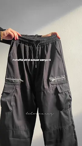 Cargo pants tengah viral sekarang! Yang ni memang love teruks. Grab kat beg kuning oke. Nak baggy ambil 1 size lagi besar!! #cargopants #cargopantsmurah #cargopantsviral 