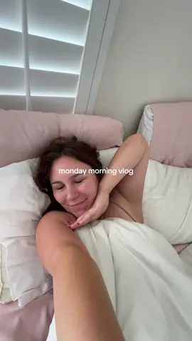 happy monday!! 🥰 #morningroutine #morningvibes #morningvlog #morningmotivation #morninginmylife #morningroutineaesthetic #morningroutinevlog #morningroutinecheck #morningvlogs #morningvlogtalking #morninginthelife #morninginmylifevlog #morninginthelifevlog 