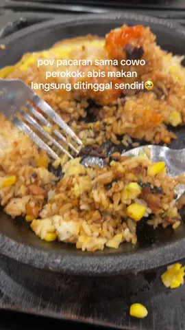 iya emg cewe makannya lama 😩