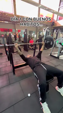 Dia #1 Con Buenos Habitos!! 🤍 Queria empezar a documentar este cambio en mi! Si yo puedo ustedes tambien! 🤍 #parati #paratii #fyp #gym #buenoshabitos 