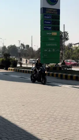 bmw s1000 rr ❤️ #bike #bikelife #foryou #viraltiktok #viral #biker #adventure #racing #heavybike #viralvideo #opening #sportsbike #roadtrip #sportlover #for 