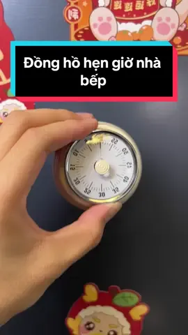Đồng hồ hẹn giờ cơ gắn trên nhà bếp là một thiết bị không thể thiếu đối với nhiều gia đình hiện đại. Chúng không chỉ giúp bạn theo dõi thời gian nấu nướng một cách chính xác mà còn mang lại sự tiện lợi và chính xác trong các công việc hàng ngày. Bạn có thể đặt thời gian hẹn giờ để thông báo khi món ăn nấu chín, giúp bạn tránh tình trạng quên nồi bếp bật. #muasam #shopee #shopee #nghienmuasam #tiktokshop #nâunngoncungtiktok #nauan 
