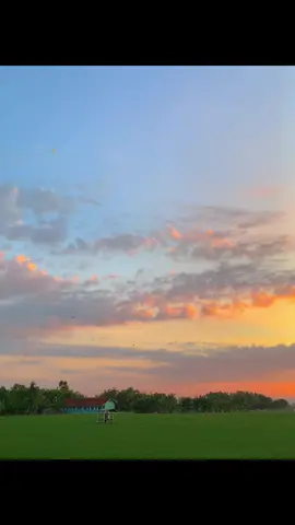 Cewek yg suka lagu one more night💍