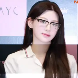 Apa ga pusing kena flash camera sebanyak itu 😩 #stayc #seeun 