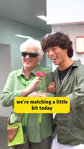 Such a warm and fashionable granny!💚💚 #fashion #fashionstyle #streetinterview #OOTD #london #londonlife #uk #LifeAdvice 