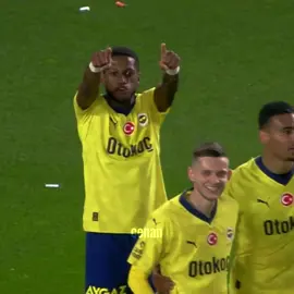 TÜRKİYE’NİN EN BÜYÜĞÜ!💛💙 #fenerbahce #galatasaray #beşiktaş #trabzonspor #kesfet #beniöneçıkart #fyp #viral #edit #tiktok #cenanftbl