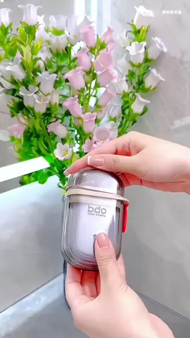 This double-layer soap box with a drain tray looks very high-end in gray and transparent color. It is tightly sealed so the soap will not be soaked in water, making it very convenient for traveling.#Portable soap box#Travel essentials#Soap Box#fyp 