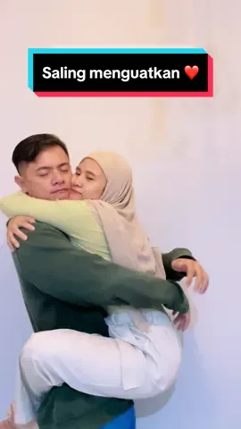 Saling kuat, dan menguatkan 💪🏻❤️💪🏻 #tichatikaalife #suamiistribahagia #masyaallahtabarakallah #allahummabarik #barakallahufiik #pasangansuamiistri #pasangansehat 