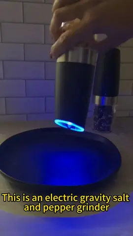 Gravity electric pepper and salt mill set, salt and pepper mill and adjustable coarseness. #electricpeppergrinder #automaticgrinder #KitchenHacks  #spicecontainer #tiktokfinds #cookingtiktok #kitchendecor  #automaticpeppergrinder #KitchenHacks 