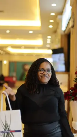 Relive the magic of the Clarins Corner grand opening at Lintons! 🌟✨ Thank you to everyone who joined us for this unforgettable event. If you missed it, don’t worry! Come visit us at @westgatemallke and check out the new Clarins counter for exclusive beauty products and treatments. See you there! 💄🌸 🎥 : @__samue.l #lintonsbeautyworld #ClarinsCorner #WestgateShoppingMall