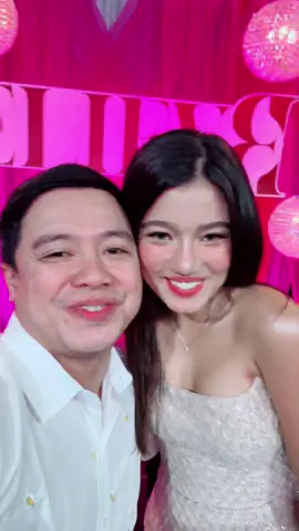 Yaaas mediacon turned fanmeet with the woman of the hour #BelleMariano ang bonggabelya ng 5 tracks ng new album niya that will be released on July 5 and syempreee super excited na ako sa birthday concert niya on July 13!  #BELIEVETheAlbum #BELIEVEMediaCon #TheChikkaness 