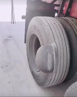 Lốp mà cũng mang bầu các bác ạ. Em nó sắp sinh rồi đấy #lopxe #lopxetai #vavoluudong #tyre #tyres #tires #tire 