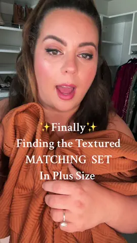 Ive been wanting one of these matching sets in plus size and this one was a winner - love #plussizeoutfit #matchingset 
