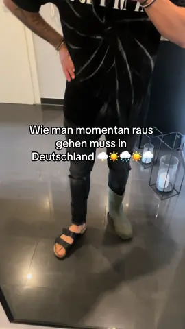 Man muss auf alles vorbereitet sein 🤣#wetter #comedy #deutschlandwetter #wechselhafteswetter #deutschland 