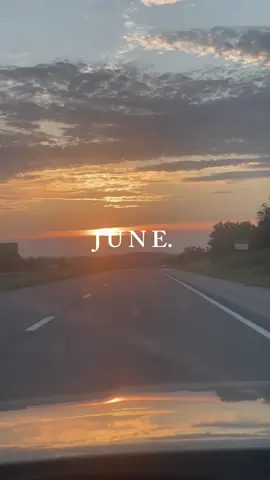 Well hellooooo july! Please be good to me,lord knows its been a rough/hurtful couple of months. I am claiming peace, mental stability, bigger opportunities, letting hurt go,healing,great semester,more travel, new friends,closer to family but no begging,financial gain,new location i want it all 😍🤣 #dailylife #lifechanges #theexpected #karmawillhandleit #beauty #wiginfluencer #baddieonabudget #CapCut 