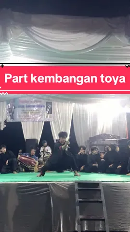 Part jurus kembangan Toya / tongkat | kasundan Act | Faris padjar from | Cecep arif Rahman #action #coreography #fighting #stunt #movie #shortfilm #shortmovie #fighting💪 #viralvideos #silat #kasundaan #panglipur #film #acting #martialarts #garut #viral #fypシ #fypシ゚viral 