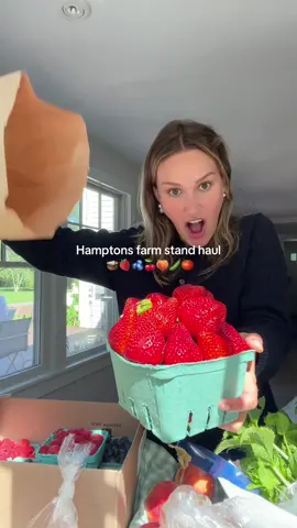 the strawberries are the main character✨🍓