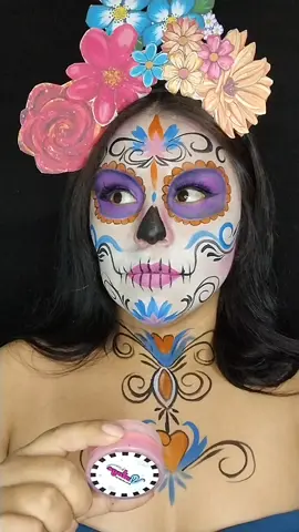 catrina para Colaboración entre amigas usé maquillaje aqua color @vipintage arte corporal #pintacaritas #pintacaritasmexico #arteenlapiel #amoralarte #maquillajedecatrina  #catrina #facepainting ##catrina #makeupcatrina #meme 