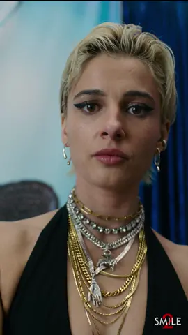 there's always that one fan... #Smile2 #SkyeRiley 