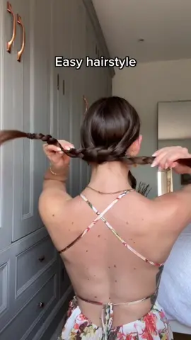 Easy hair up hairstyle ✨ #hairTutorial #hairinspo #hairtok #hairstyles #hairtrends #hairstyle #viralhairstyle #longhair #hairhacksandtips 