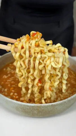 1-2-3-4 chopsticks 🍜🥢 Keşke daha önce bilseydim, çok kolaymış. #reklamdeğil #chopsticks #busezeynep #buldak #ramen #noodle 