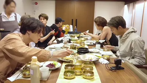 They can always make Army smile and laugh💜 #bts #btsarmy #bangtan #btsmemories2019 #fyp 