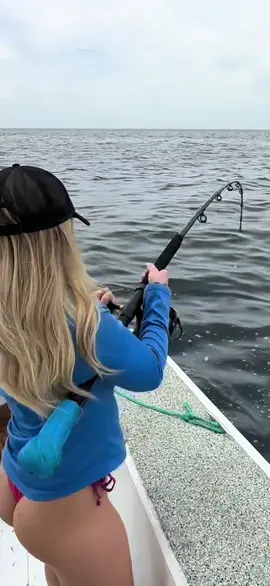 Pump and wind babyyyyy👀😜 Love getting my butt kicked 😂😂 #fishing #fishingtiktoks #fishinglife #mahi #tuna #snapper #boat #foryou 