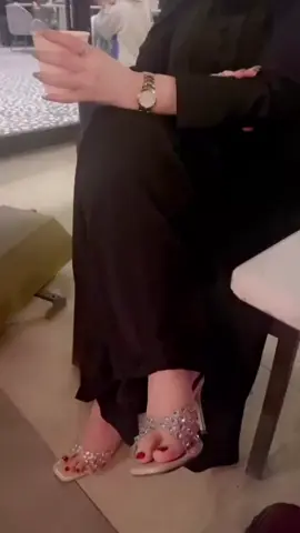 ‏حتى القصايد في حسني احتارت لا شعر ولا غزل يرضي جمالي #شيخه_البنات #اناقه #جمال   #مشاهدات  #ستوريات  #اكسبلور_تيك_توك  #مالي_خلق_احط_هاشتاقات  #مشاهير_تيك_توك 