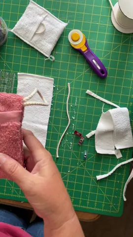 ***Soapsaver turorial*** Here is a very fast tutorial on how to make your own soapsavers. If you would prefer to buy them we sell 2 packs in a ton of colors.          #sugarridgemarketplace #EcoFriendly #recycle #reusable #soapsaver #soapsaverbag #pouch #soap #bathroom #shower #tutorial #sewingtutorial 