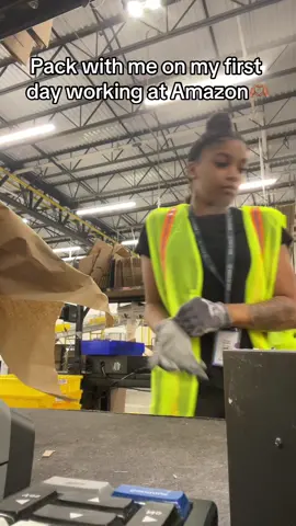 It was really my second day but first day actually working!😁😂 #fypシ゚viral #fypage #viral #amazonworker #amazon #explore #warehouse #amazonwarehouse #ct 