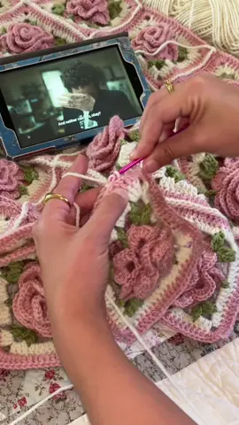 finally finished my crochet blanket i’ve been working on for far too long 💞and im obsessed🌸 #creatorsearchinsights #crochetgiftideas #thingstocrochet #busybexpress #crochetersoftiktok #crochetblanket 