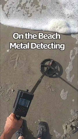 Out on the beach while I was metal detecting and finding some things out in the sand to see what I can find #metaldetecting #beach #treasure 