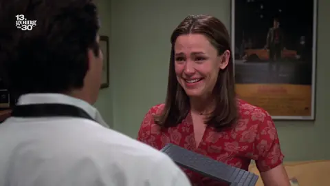 The way this dollhouse was the definition of “if he wanted to, he would.” #13GoingOn30 #JenniferGarner #MarkRuffalo 
