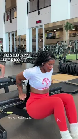 @Gymshark (top in medium code STINKY up 60% off)  1:1 coaching application just opener for July (application in bio)  Workout deets (make sure to save)  * light wieght Triset #1: 3 rounds  - alternating shoulder press x 10 reps (left, right, middle)  - around the worlds x 12 reps  - in and outs x 20 reps  Triset #2: 3 rounds - front raise x 12 reps  - lat raise x 12 reps  - v up halos x 10 reps per rotation  Superset: 3 rounds  - tricep dips to 15 sec hold x 15 reps  - downward dog to pushup x failure  Triset #4: 3 rounds  - tricep wxtension complex: 10 reps close grip overhand, undernand, wide grip over  - v shoulder press x 20 Final circut: 3 rounds  - face pulls x 15 reps  - rear delt flies x 15 reps  5 min Core + 20 min cardio  #bulking #tonedarms #tonedarmsworkout #upperbodyworkout #shoulderworkout #blackgymgirl #armworkoutsforwomen 
