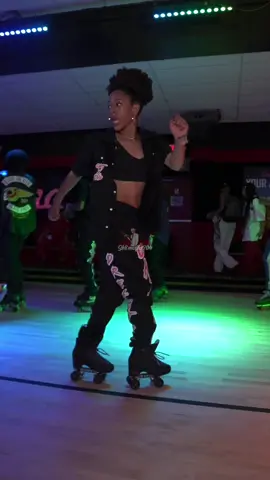 #rollerskating #rollerskatingtricks #rollerskatingdaily #fyp #foryoupage 