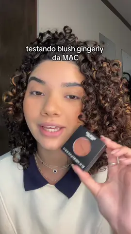 blush bem clean girl da @maccosmetics 