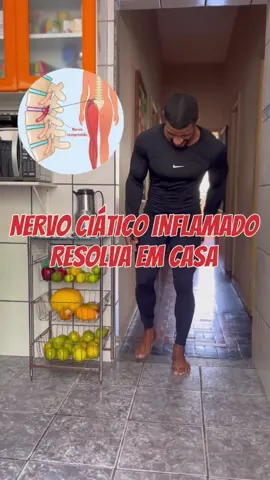 NERVO CIÁTICO 👉🏾 Esse nervo inflamado gera grandes complicações para lombar, glúteo e até uma possível hérnia de disco. Com uma queimação que começa na bunda e vai até a ponta do pé 🥵 📝 Se você já sentiu esse tipo de dor, faça diariamente esse exercício por 40 segundos pelo menos! 📌 Salve, comente e compartilhe com seus amigos. . . . . . #teamrocket #mobility #mobilitytraining #ciatico #ciaticoinflamado #saude #dor #viversemdor #dica #tips #riodejaneiro #brasil #flexbilidade #lombar #dorlombar #treinoemcasa #training 