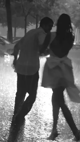when love starts to feel like summer rain 🤍 #rain #couple #lovestory @Janis_danner 