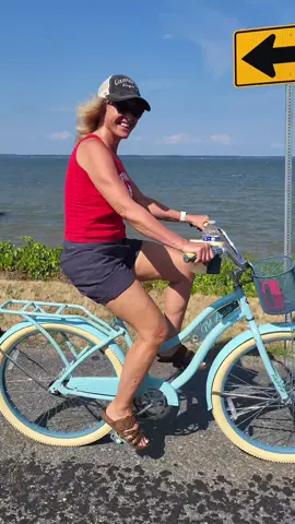 Enjoying life at 60. #rebafitness #fitat60  #agegracefully #over50 #over60 #agepositivity #activeaging 