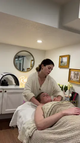 I GET TO DO THIS FOR A LIVING  #esthetician #estheticiantiktok #facialmassage #facial #estheticiancareer 