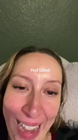 Where are all my 90’s kids 😂😂 as a victim of the knockoff times i say we stand up 😂😂😂 #knockoff #dupes #knockoffs #latina #latinacontentcreator #latinatiktok #latinatiktoker 