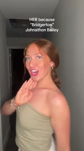 He’s captured the heart of us all #triplets #viral #fyp #bridgerton #johnathanbailey #fellowtravelers @JADYN @KENNY @kannon 