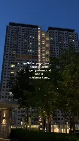 Jadi perempuan kok gila kerja bgt sih?  Karna ada laki laki yg mau ku lamar