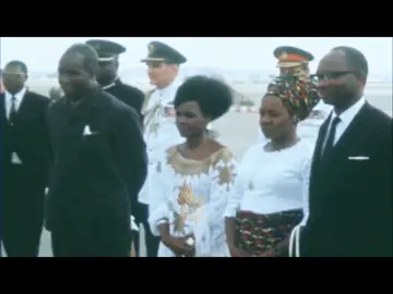 Lusaka, Aug 1969: Sir Dawda Kairaba Jawara, Prime Minister of the Gambia is received by President Kenneth Kaunda of Zambia for an official visit. Jawara became the first president of Gambia in 1970, he was deposed in July 1994 by Lt. Yahya Jammeh. Prior to the 94' Coup, Jawara survived another attempt in 1981, orchestrated by politician  Kukoi Samba Sanyang. #fyp #History #kenyantiktok #zambiantiktok🇿🇲 #ugandatiktok #tanzaniatiktok #africa #gambian_tiktok🇬🇲🇬🇲 #viral #surualifupi 