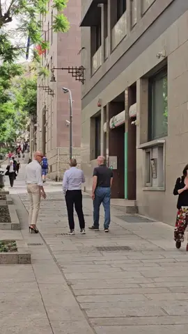 tem que ser muito homem pra andar com esse salto nas ruas de Cagliari. Achei o maximi🥰 #catwalk #catwalkmodel #catwalkchallenge #cagliari #italia #cerdeña #sardinien #lgbt #foryou #fyp #parati 