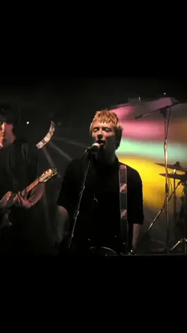 temazo quemado #radiohead #thomyorke #alternative #dedicar #pablohoney #amor #rock #creep #textorojo 