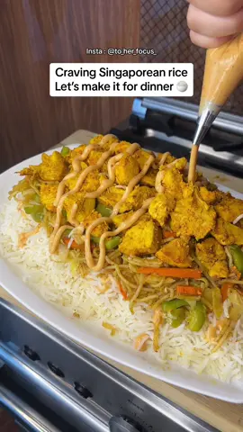 Singaporean rice for dinner  Singaporean rice simple recipe Chicken marinade  Chicken as much as you want. I took 400gm Salt to taste Chilli powder , Cumin powder, chicken tikka masala, turmeric powder, ginger garlic paste, yoghurt, lemon juice. Add Accordingly because My chicken was not measured I added what I felt was right. Sauce preparation 1/2 cup mayo, 3 tbsp ketchup, 1 tbsp mustard, pinch of salt, pepper & red chilli powder. You need chowmein, band gopi, shimla mirch, carrot.🥕  Mix it all in a pan & add soya sauce, chilli sauce, salt, pepper & chilli powder. #EasyRecipe #singaporeanfood #foodies #foodasmr #tiktokviral 