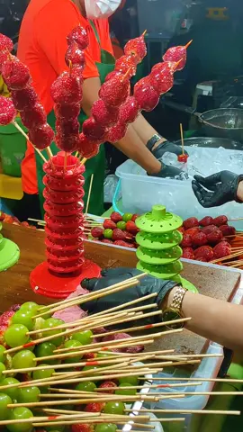 TANGHULU AVAILABLE AT BAGUIO NIGHT MARKET- NOT EXPECTING NA GANUN PALA SYA KASARAP 🤤🤤🤤 #baguio #baguiocity #baguiocitynightmatket #nightmarket #sessionroad #tanghulu #tanghulufruits #tanghulubaguio #strawberry #grapestanghulu #fypシ゚viral #fyp #fypage #nature #summercapitalofthephilippines #cityofpines #harrisonroadnightmarket 